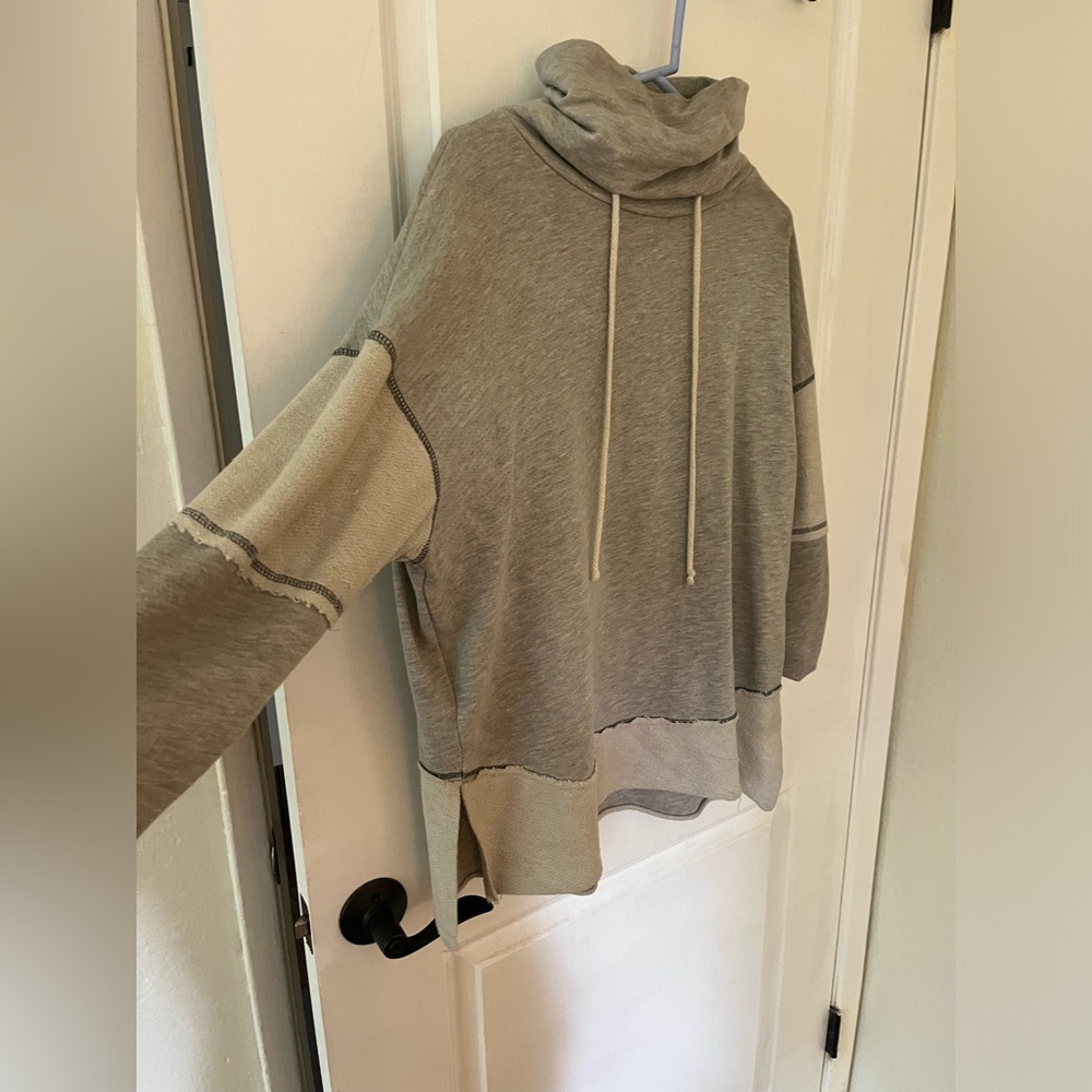 Lightweight turtle neck sweater